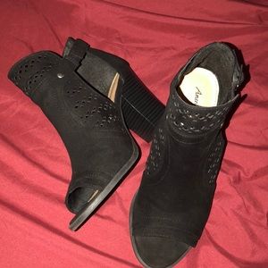 American Eagle Heels 7 1/2